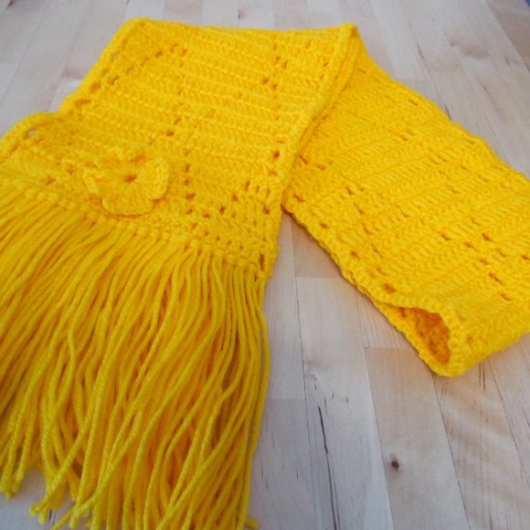 Taller de Abu handmade Yellow Scarf - Picture 6 of 9